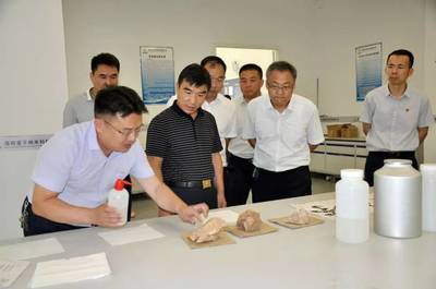 洛龍區(qū)區(qū)長張玉杰調(diào)研炎黃科技園 助推新材料技術(shù)推廣服務(wù)升級